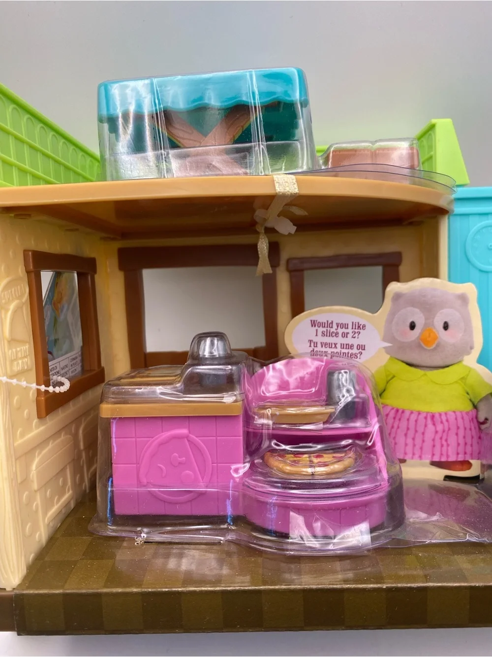 Li'l Woodzeez Post'n Pizza Shop Playset — Green & Pink